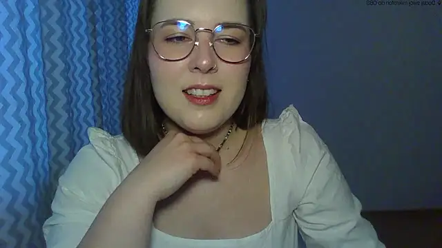 ClaraHard online show from May 10, 5:15 pm