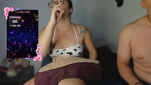 Pamelaa moon online show from April 6, 1:05 am