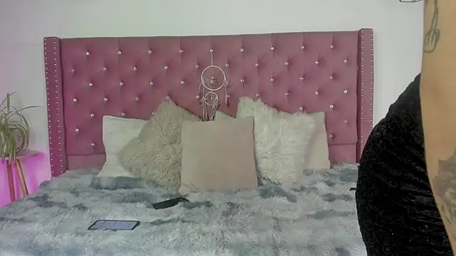 Cataleya diva online show from April 7, 8:00 pm