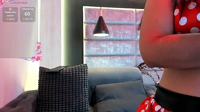 PaulaVegaa online show from May 7, 5:12 am