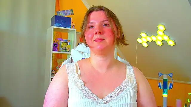 MelodyMoores online show from June 20, 7:01 am