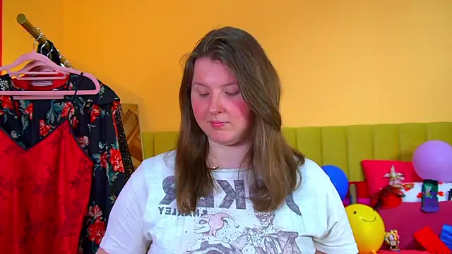 MelodyMoores online show from May 16, 6:27 am