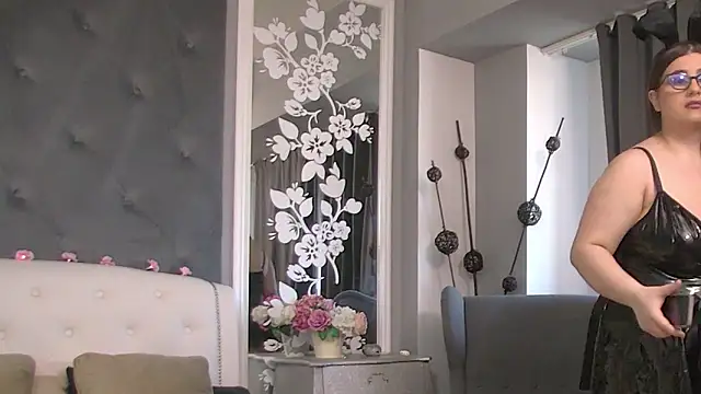 KiraBlis online show from April 6, 4:46 am