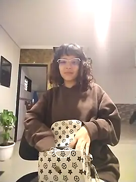 MelissaGirat  online show from April 2, 11:08 am