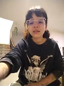 MelissaGirat  online show from March 31, 11:10 am