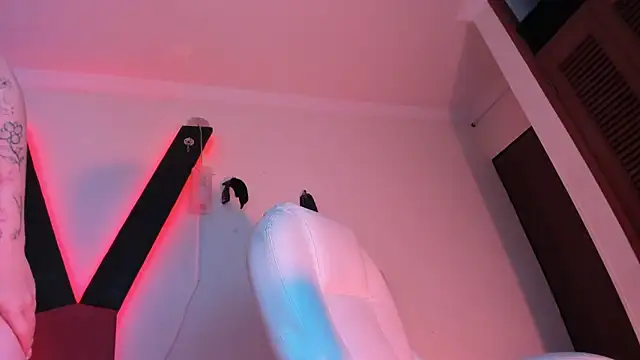 MelissaGirat  online show from April 7, 3:14 pm