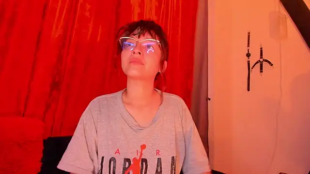 MelissaGirat  online show from March 16, 11:25 am