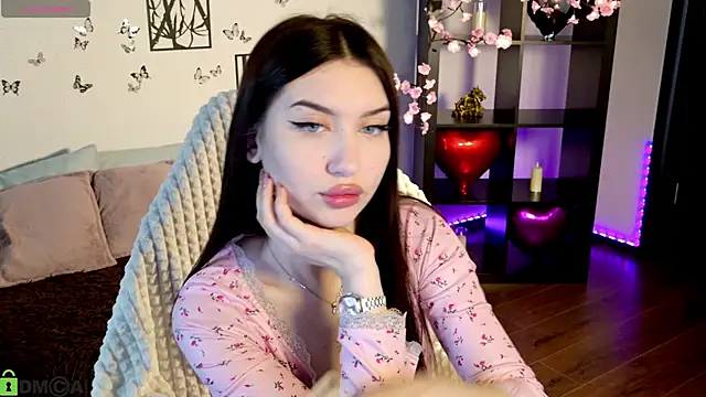 Sugar Kitten12 online show from May 18, 1:26 am