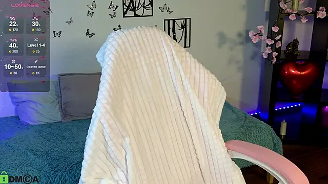 Sugar Kitten12 online show from May 5, 3:42 am