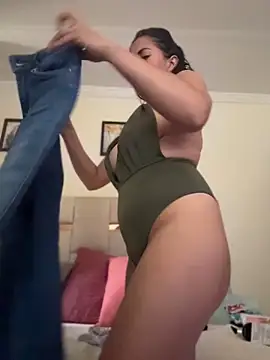 SamanthaWalker  online show from May 21, 2:26 pm