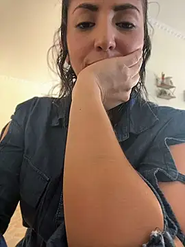 SamanthaWalker  online show from May 22, 2:48 pm