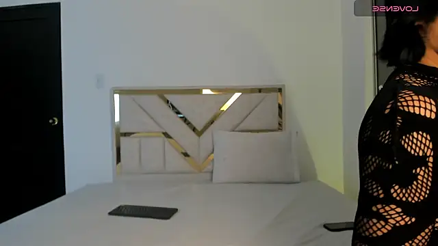 Eve-01 online show from May 25, 6:51 pm