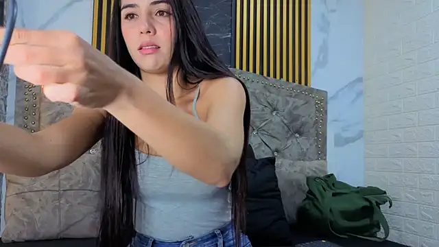 LyraenBlue online show from May 7, 4:32 pm