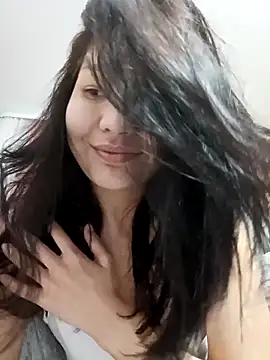 HollyXMolly online show from April 12, 9:39 pm