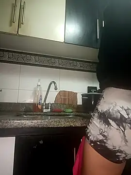 susanhottie1 online show from April 9, 1:08 am