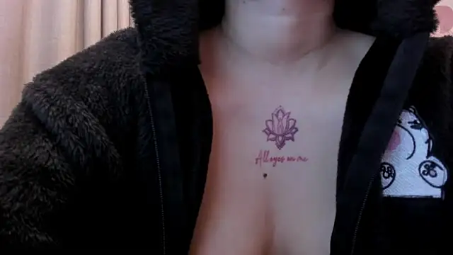 maddieperez  online show from March 29, 9:30 am