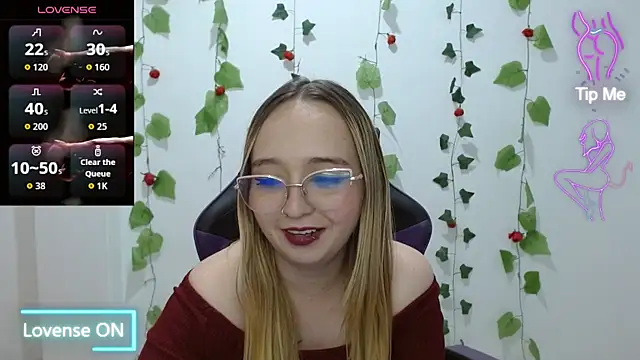 LiaRobertss  online show from March 17, 2:48 am