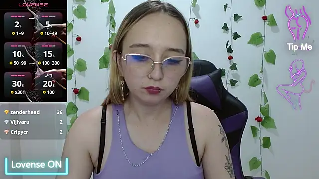 LiaRobertss  online show from March 27, 8:26 am