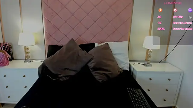 Alexa Jonees online show from May 24, 7:02 pm