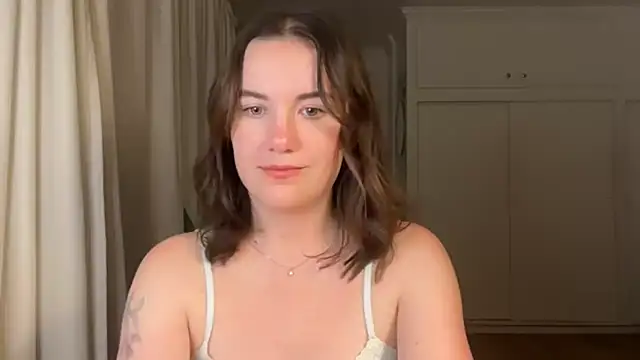 summerxo online show from March 26, 4:25 am