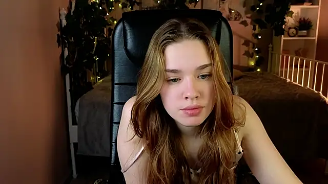 TiffanyVex online show from March 11, 3:25 pm