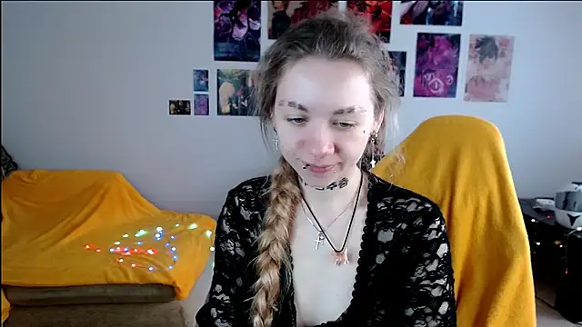 Nica Kawaii online show from May 18, 4:07 am