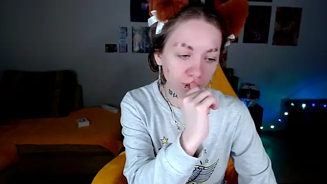 Nica Kawaii online show from May 4, 7:34 am