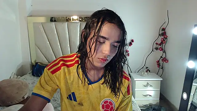 Candyy doll   online show from July 4, 7:15 am