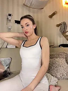 KatieCutieXooo online show from March 9, 11:35 am