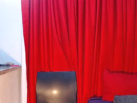 DarkDivva18 online show from May 11, 7:10 am