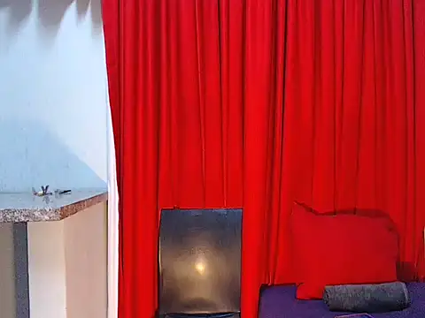 DarkDivva18 online show from May 12, 1:03 am