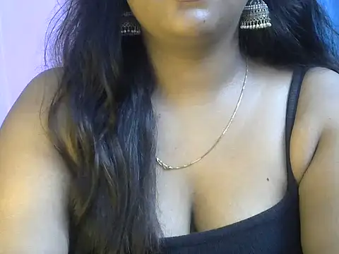 QUEEN-OF-QUEEN online show from July 9, 8:22 pm