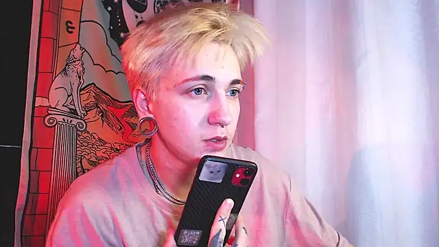 ray-taylorrr online show from March 30, 2:16 pm