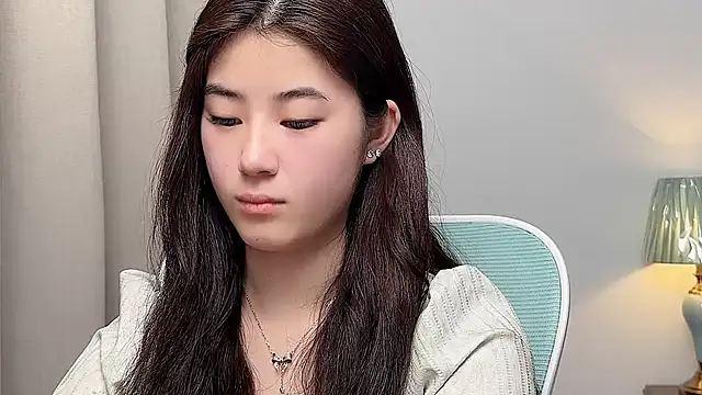 Nicole20266 online show from April 3, 1:42 pm