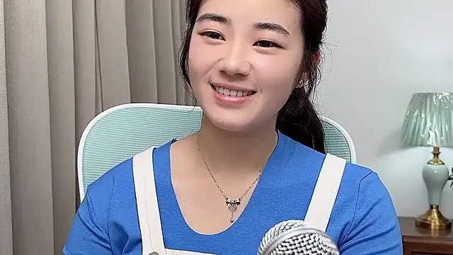 Nicole20266 online show from April 2, 1:41 pm