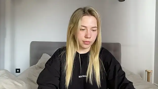 alyrasun online show from May 24, 10:58 am