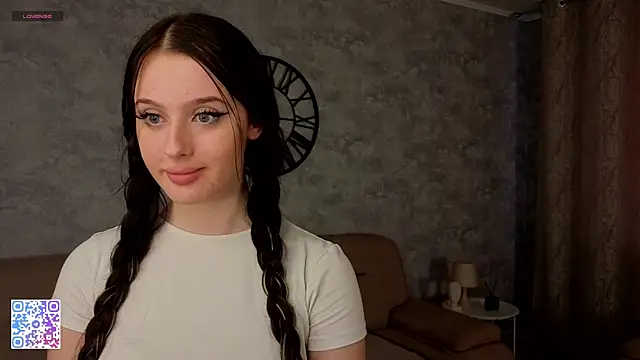 HarriettDivito online show from March 27, 4:14 am