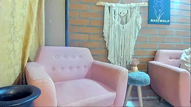 Badwolf818  online show from April 6, 8:48 am