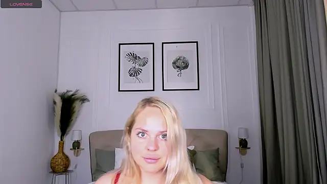 Nikolla  online show from May 26, 4:39 pm