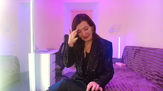 Bonnie Naughtyy online show from May 17, 4:28 pm