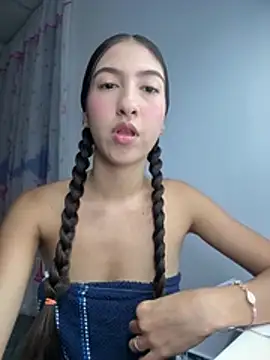 sara omi online show from April 3, 8:45 am