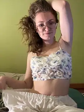 Hii Adel online show from March 12, 10:45 pm