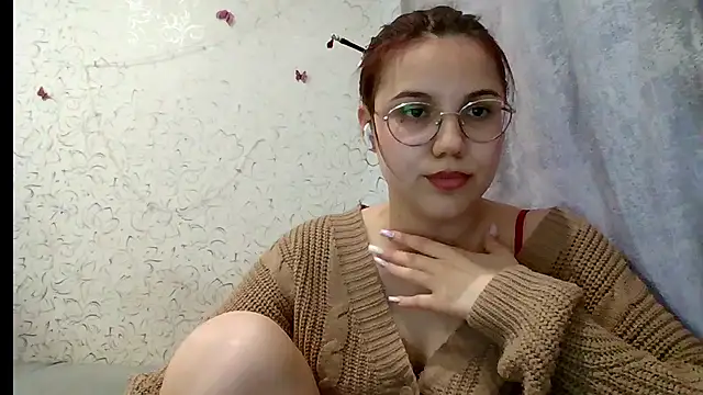 Aurora Breeze online show from May 3, 1:47 pm