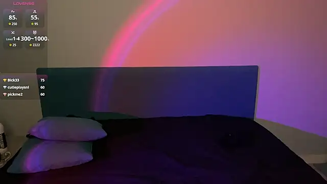 EvaPinklove online show from April 5, 1:54 pm