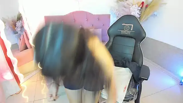 MILY TAY online show from March 30, 12:27 pm