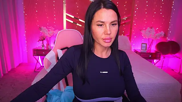 Casey Min online show from April 1, 2:58 pm