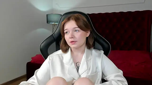 ElinaVale online show from July 6, 5:24 am
