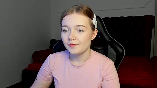 ElinaVale online show from April 5, 5:06 am