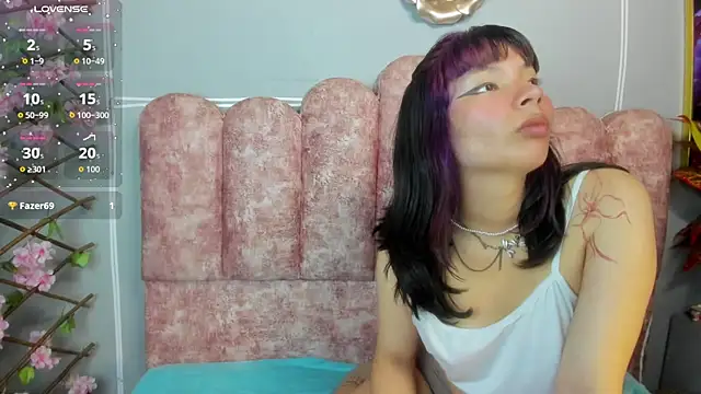 Ameliiiee online show from May 22, 7:23 pm