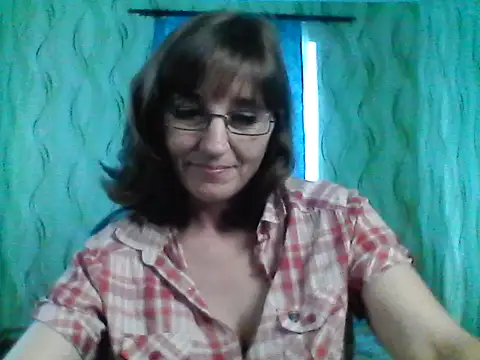 Alisaprice077 online show from April 1, 11:44 am